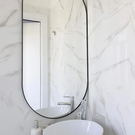Isaia 4* Μιλάνο